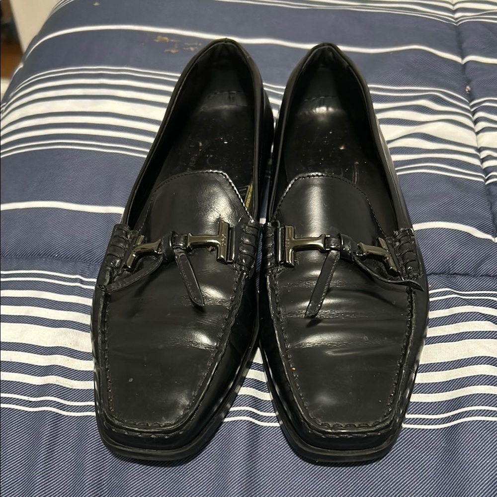 Women black loafer